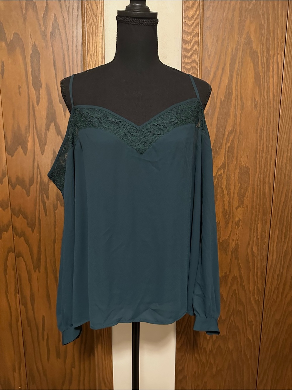 NWOT Express Women’s Green Cold-Shoulder Lace Trim Blouse